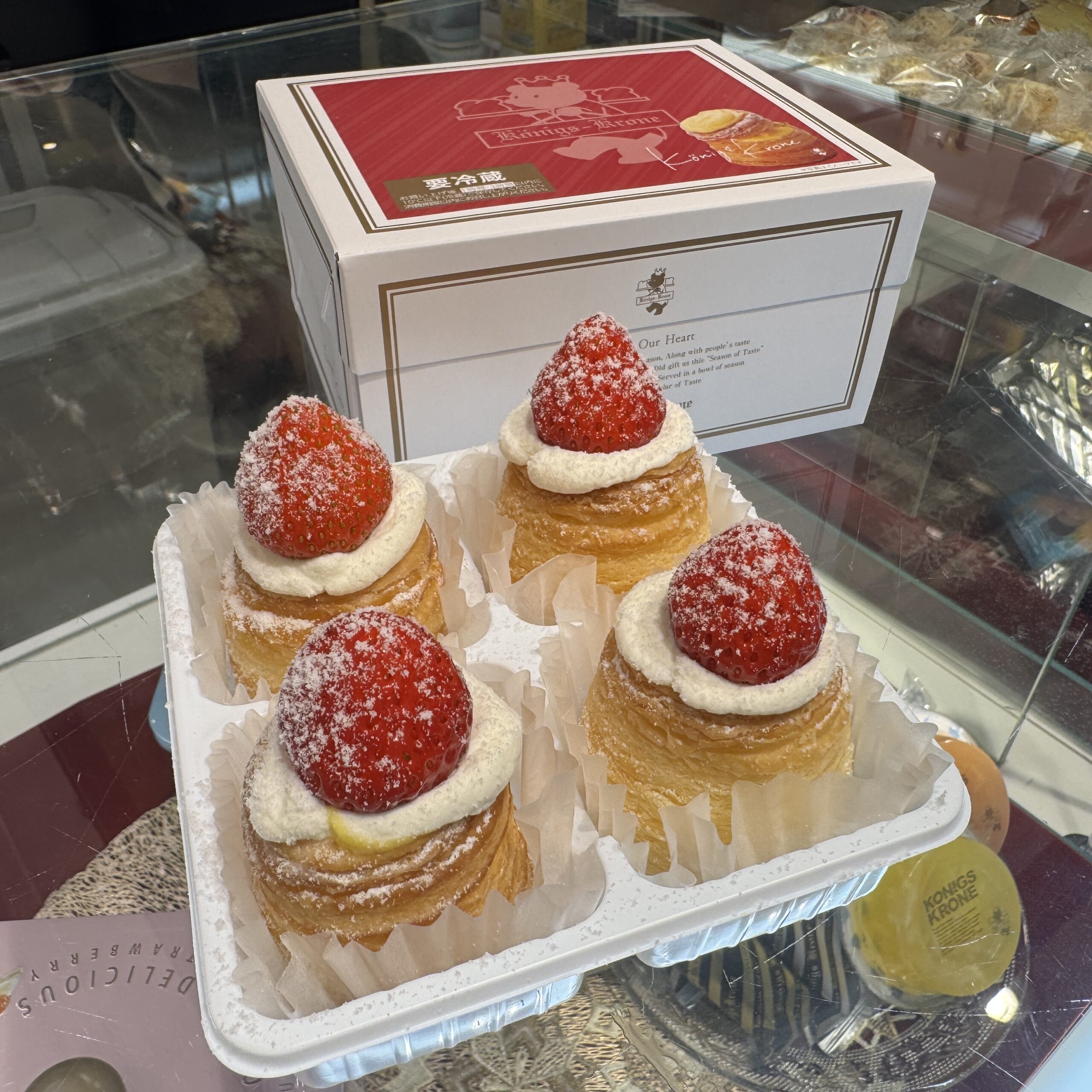 まるごと苺近日🍓